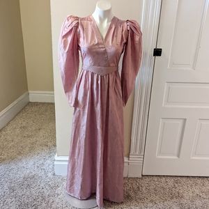 Vintage 1970s long sleeve ling pink dress with belt size 0